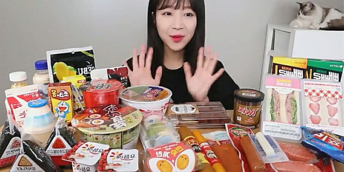 Korean Mukbang Star Tzuyang is being blackmailed.